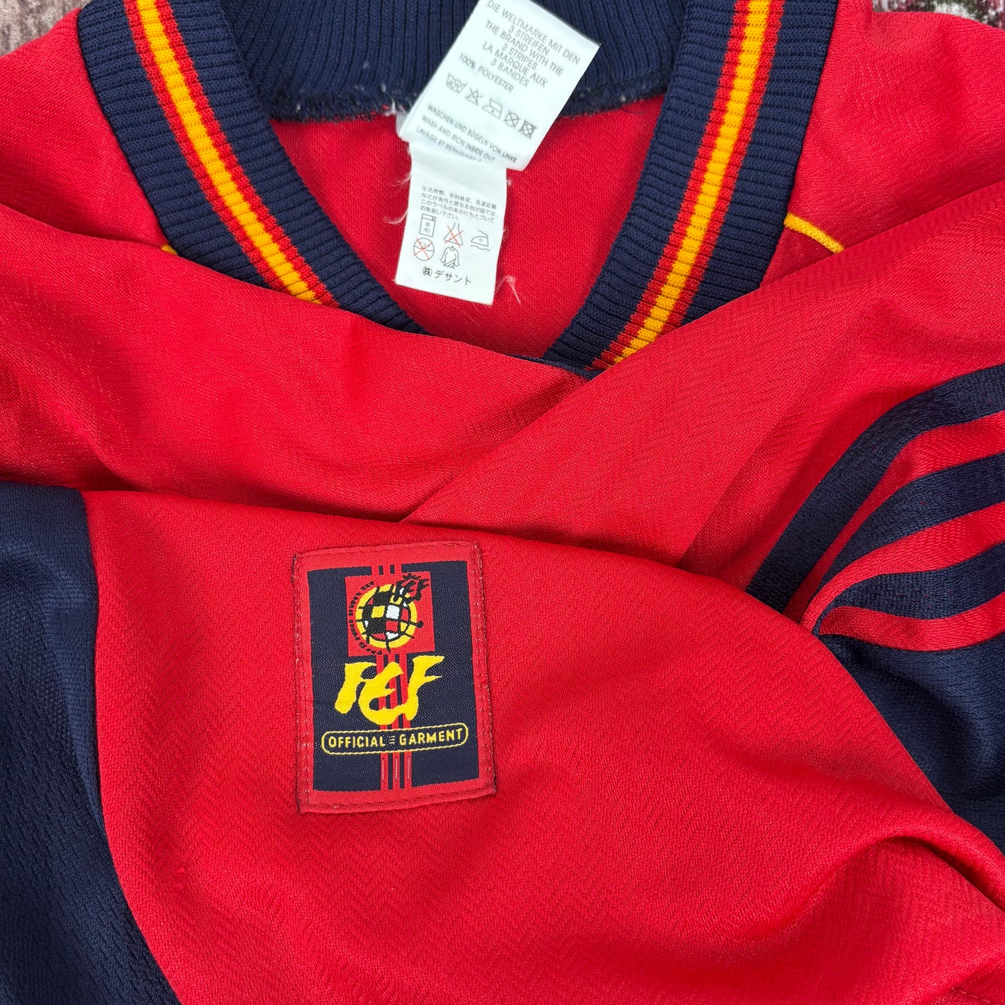 1998/99 Spain Home Shirt - Raul - M