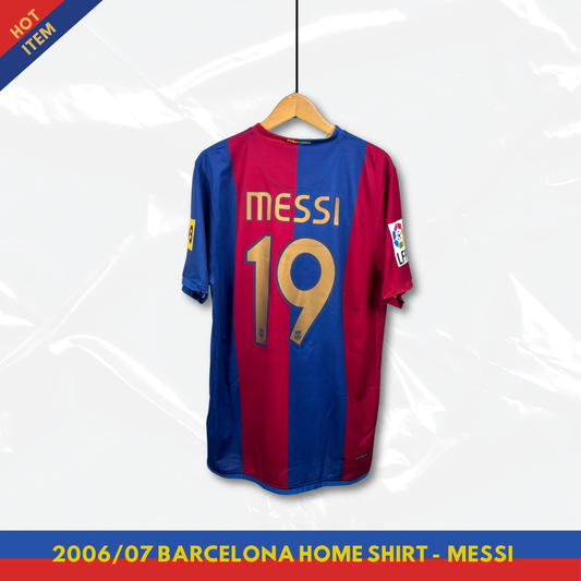 2006/07 Barcelona Home Shirt - Messi - L