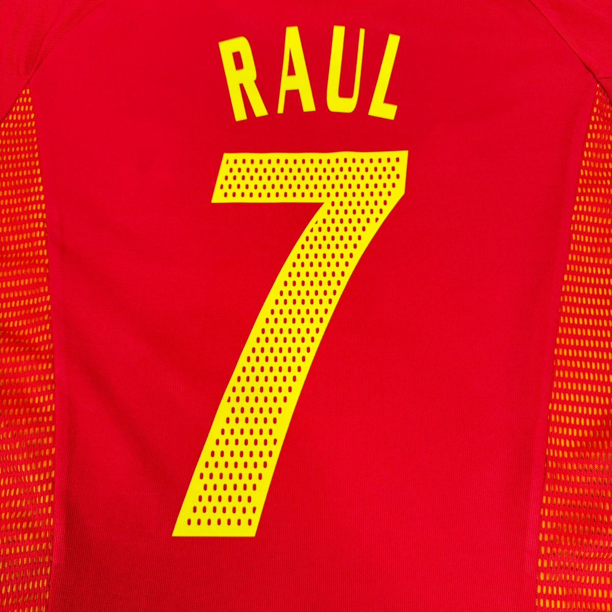 2002/03 Spain Home Shirt - Raul - L