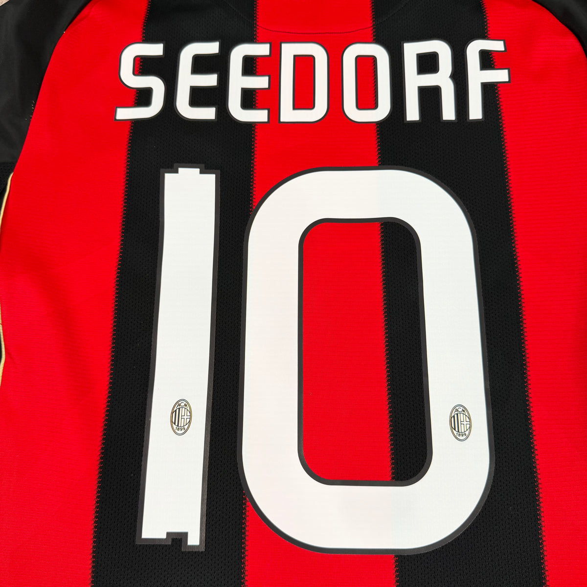 2010/11 AC Milan Home Shirt - Player Issue - Seedorf - L