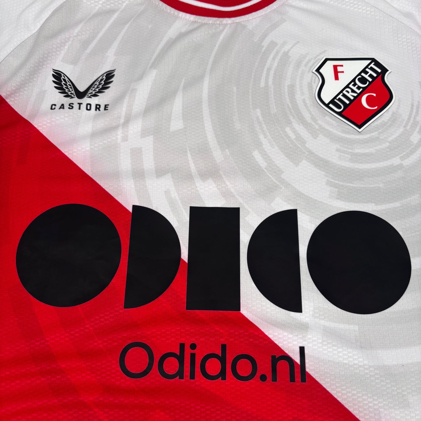 2024/25 FC Utrecht Home Shirt - Ole Romeny - XL - New with Tag