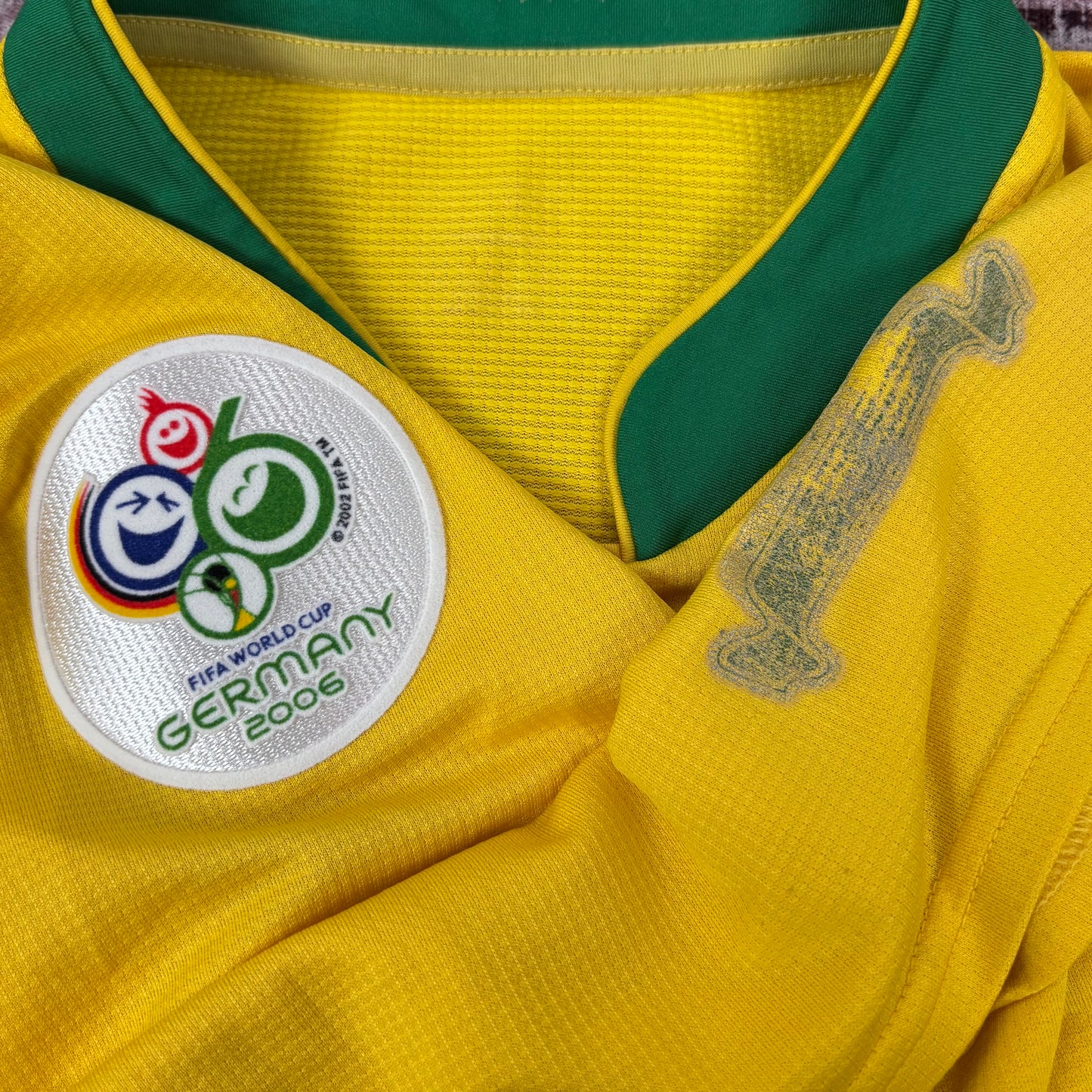 2006/07 Brazil Home Shirt - Ronaldo Nazario - L
