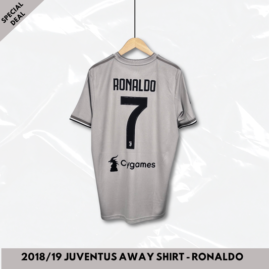 2018/19 Juventus Away Shirt - Ronaldo - L - With Tag