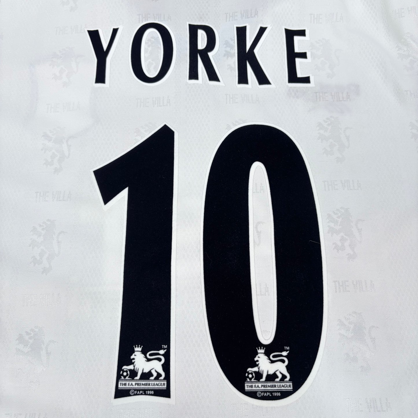 1997/98 Aston Villa Away Shirt - Yorke - L
