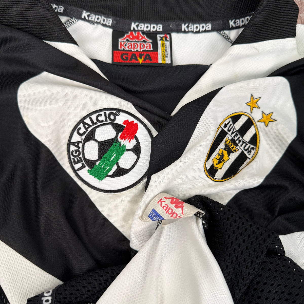 1997/98 Juventus Home Shirt - Zidane - L