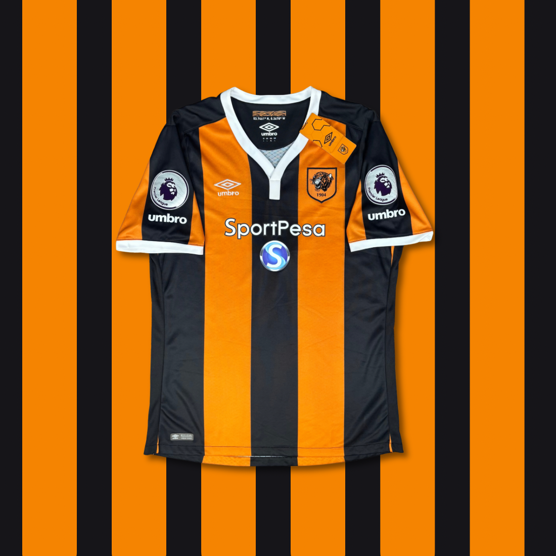 2016/17 Hull City Home Shirt - Maguire - New with Tag - L