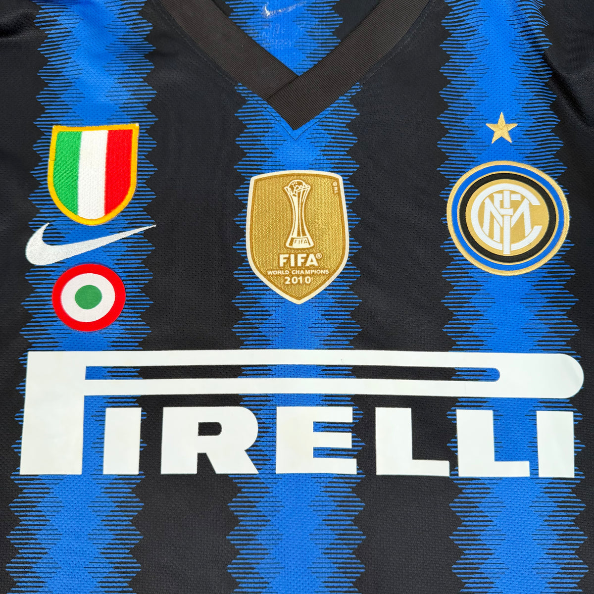2010/11 Inter Milan Home Longsleeve Shirt - Chivu - XL