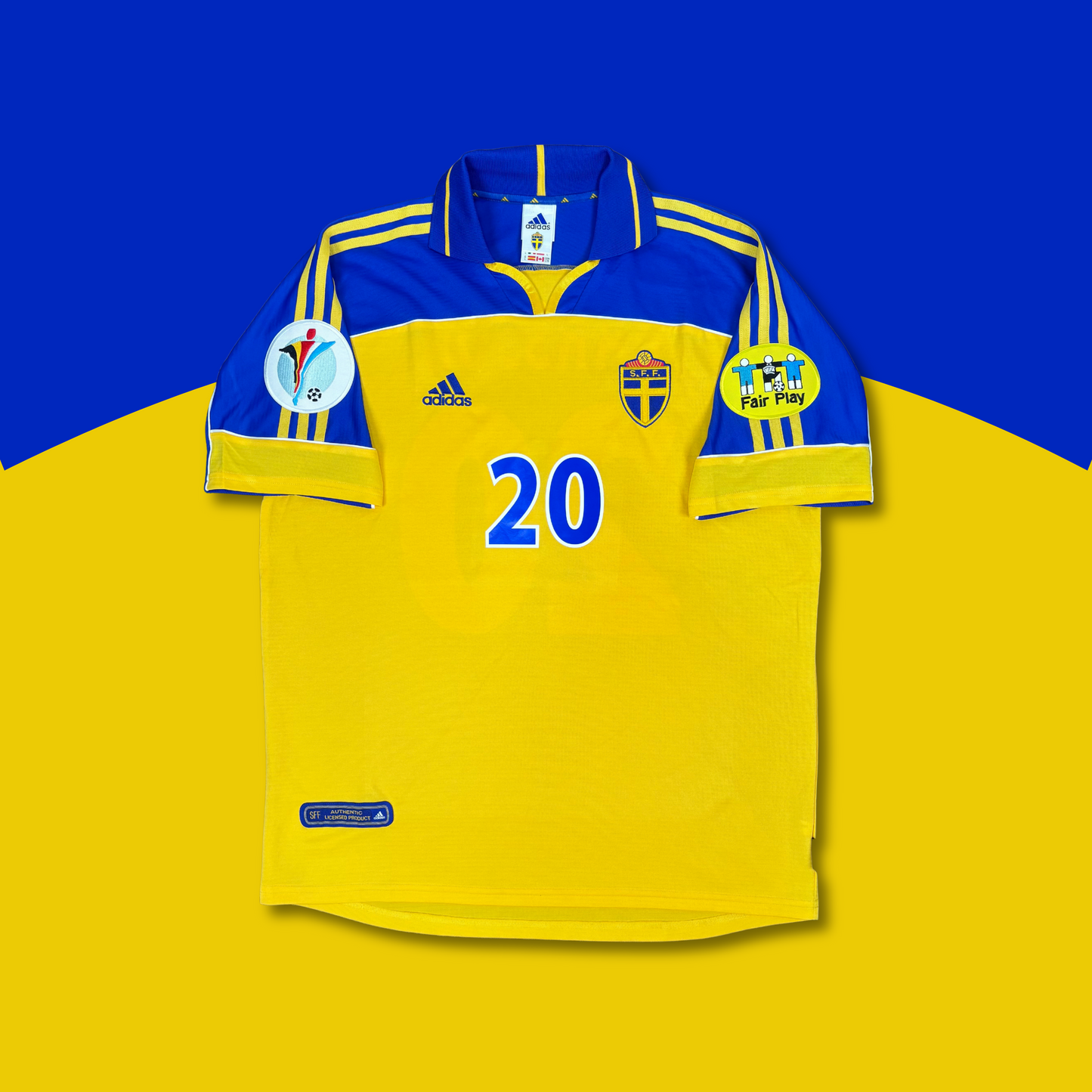 2000/01 Sweden Home Shirt - Larsson - L